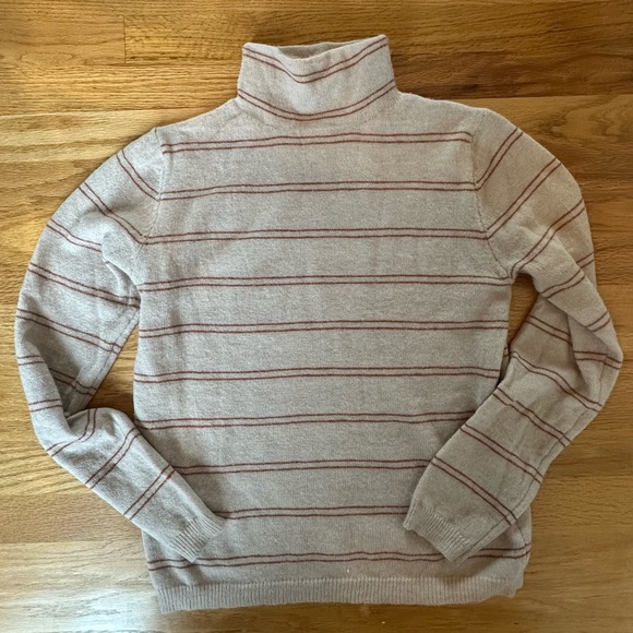 Cozy, soft boutique turtleneck sweater ♥️🧡 - Picture 3 of 7